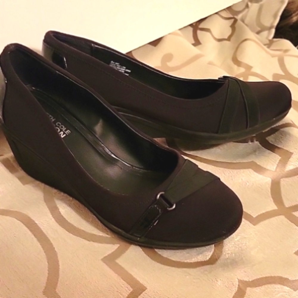 Kenneth Cole Reaction Wedges